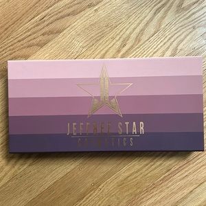 Jeffree Star “OPEN HERE FOR NUDES” mini velour lipstick set